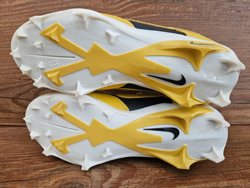 Nike Alpha Menace 4 Dunk SE Iowa Football Cleats