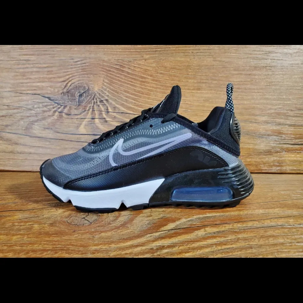 Wmns Nike Air Max 2090 Black/White