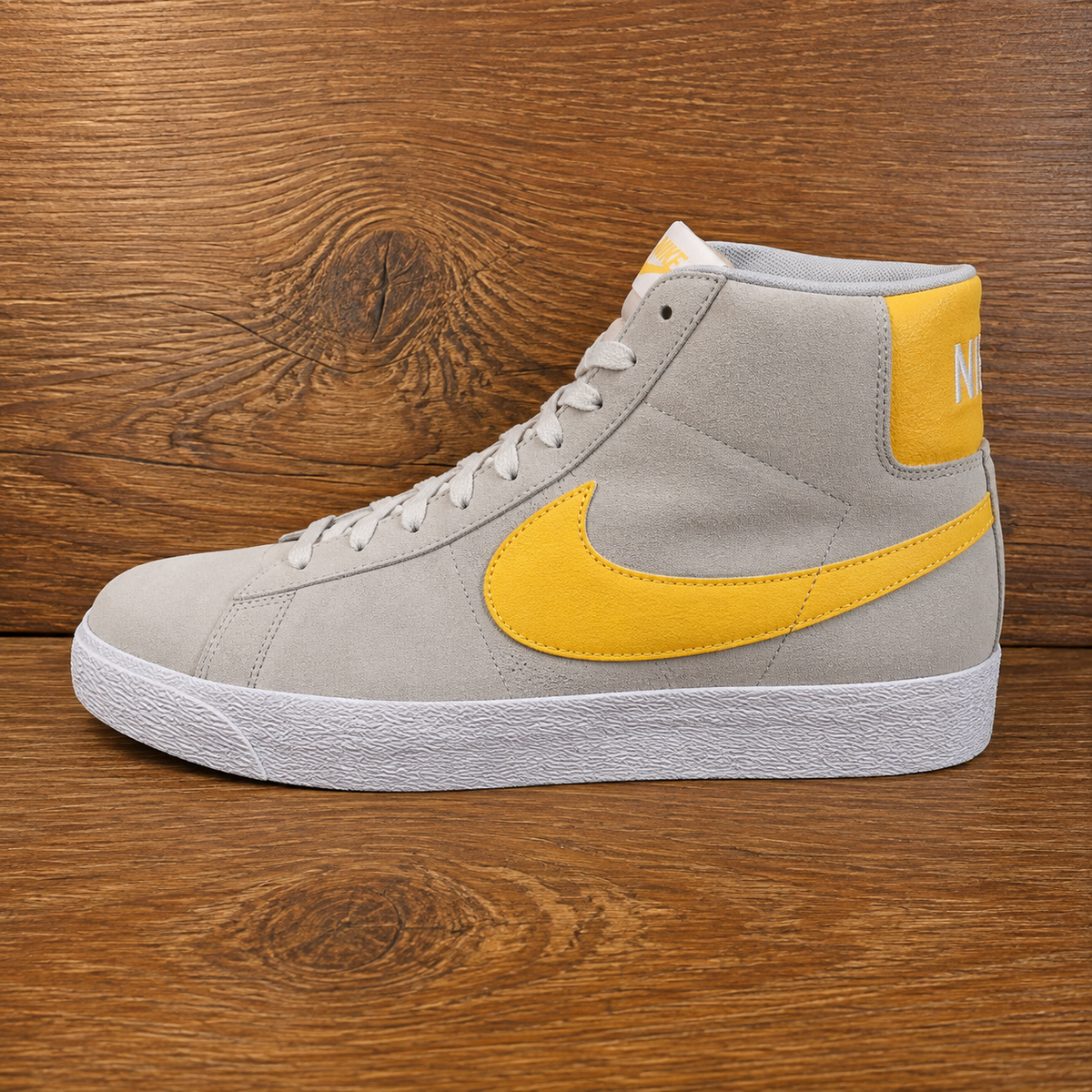 Nike SB Zoom Blazer Mid Laser Orange