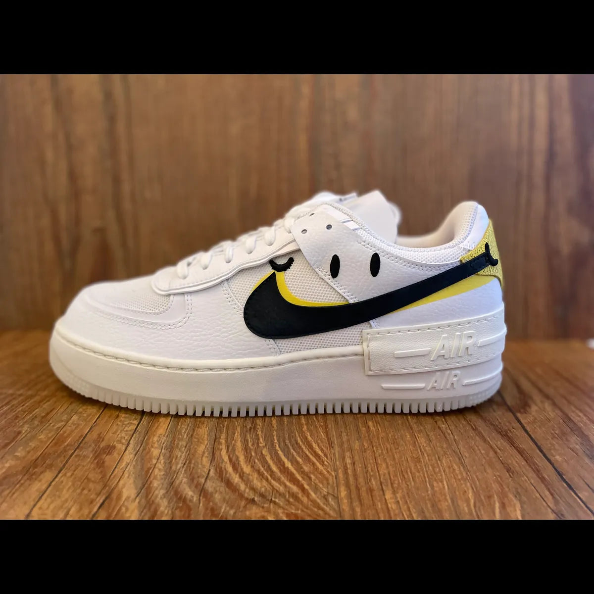 Nike WMNS Air Force 1 Shadow "Go the Extra Smile" DO5872-100