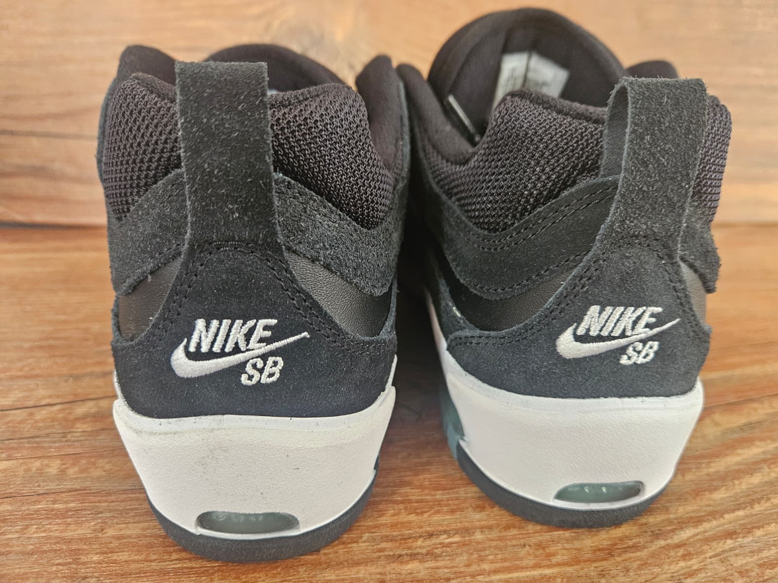 Nike SB Air Max Ishod Wair Black/White