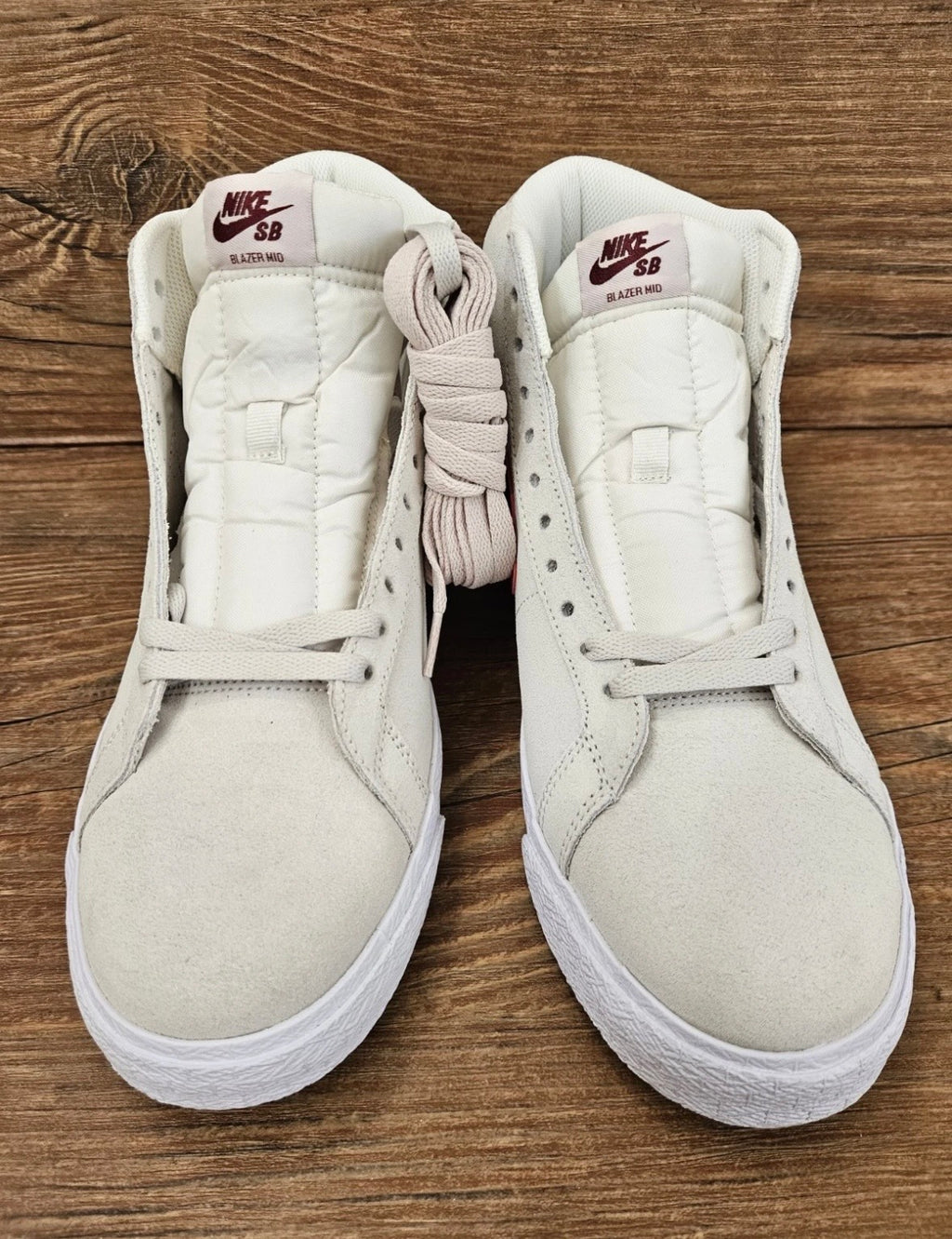 Nike SB Zoom Blazer Mid "Pale Ivory/Red" FD0731-100