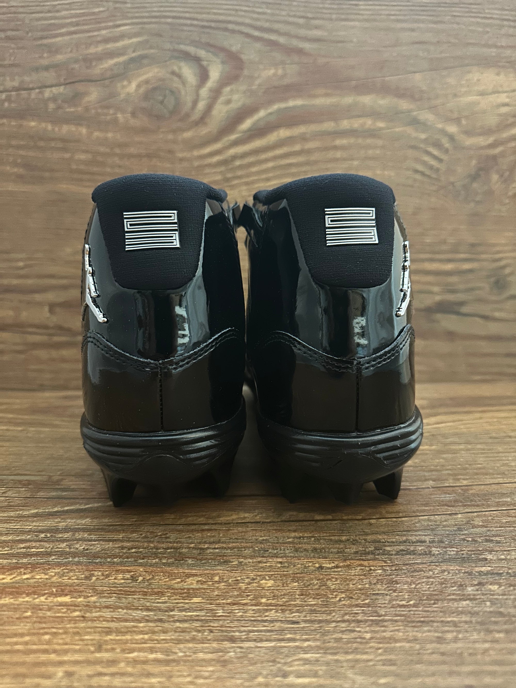 Jordan 11 Mid TD Football Cleat "Patent Black" HM7324-001