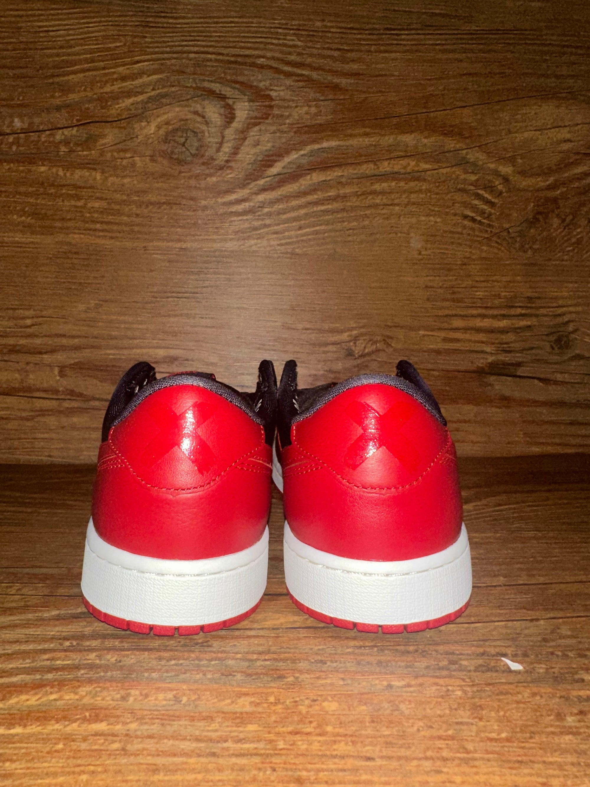 Air Jordan 1 Retro Low OG "Banned 2026" IW6276-001
