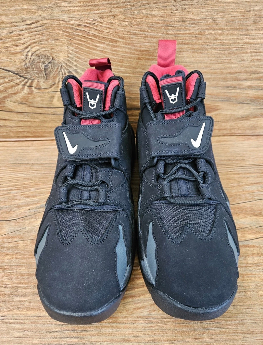 Nike Air DT Max '96 "Atlanta Falcons" HQ3620-010