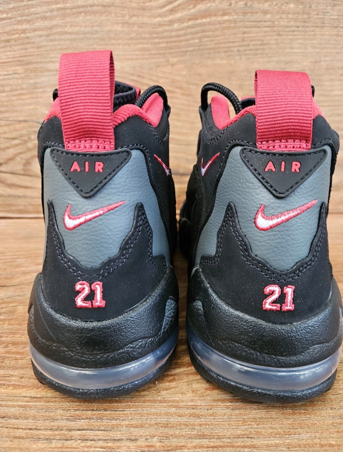 Nike Air DT Max '96 "Atlanta Falcons" HQ3620-010