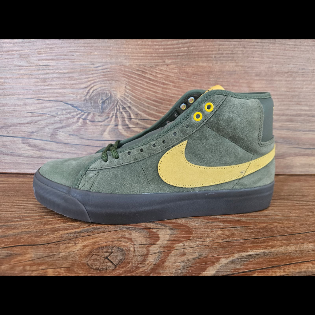 Nike SB Zoom Blazer Mid Antihero Skateboards