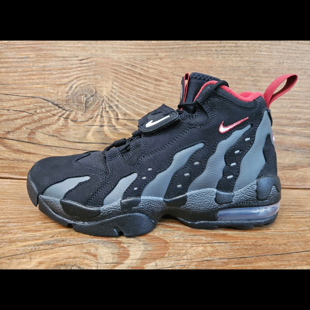 Nike Air DT Max '96 "Atlanta Falcons" HQ3620-010