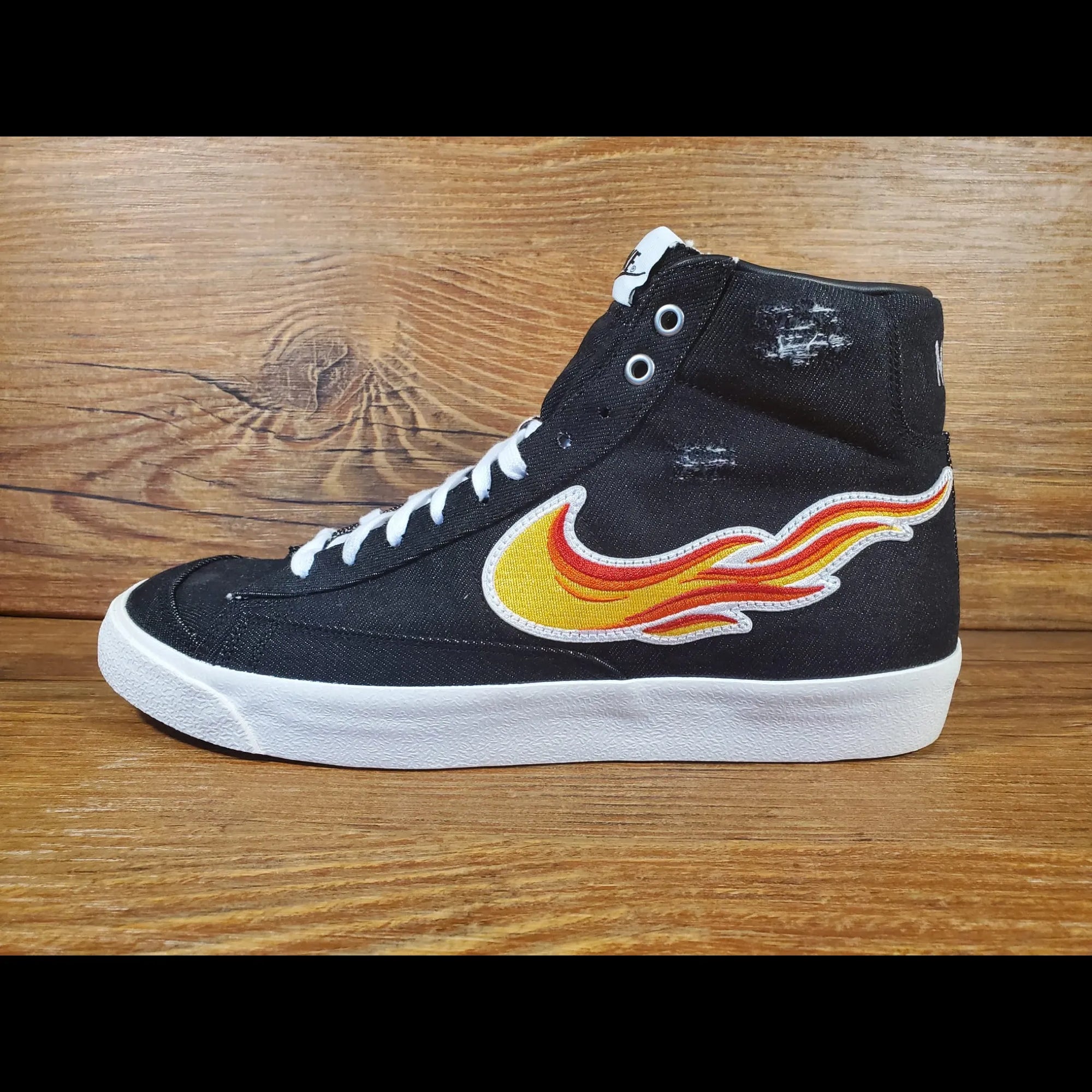 Nike Blazer Mid '77 "Cleveland Rocks" DQ7635-001